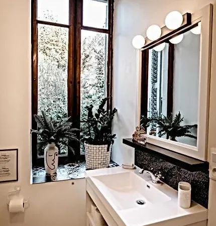 Belle Reine - 3 Appartements En Coeur De Centre-Ville Aix-les-Bains Extérieur photo